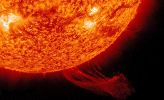 Солнечный протуберанец (NASA/Solar Dynamics Observatory)