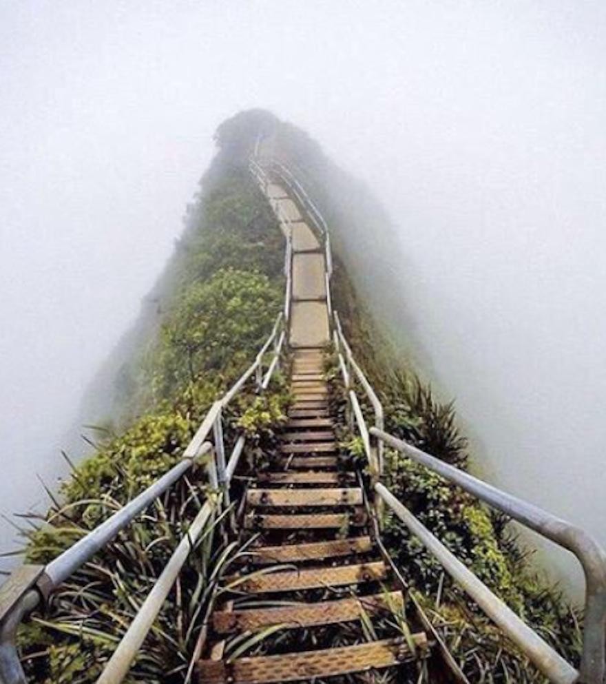 Лестница в небо. Гавайи, Оаху (Фото INSTAGRAM/B4SOUL)