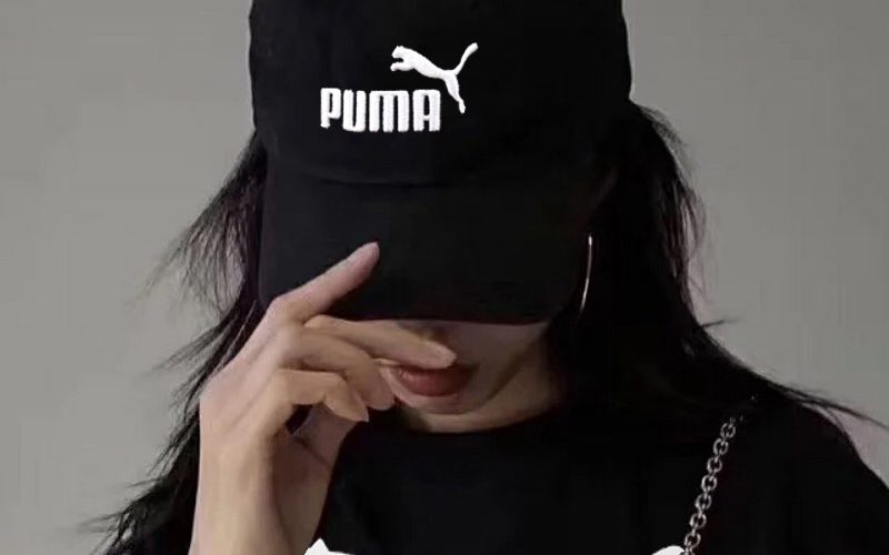 Как бренды привлекают внимание аудитории с помощью рекламных бейсболок