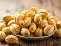 Зелёные жемчужины: почему фисташки заслужили место в вашем рационе